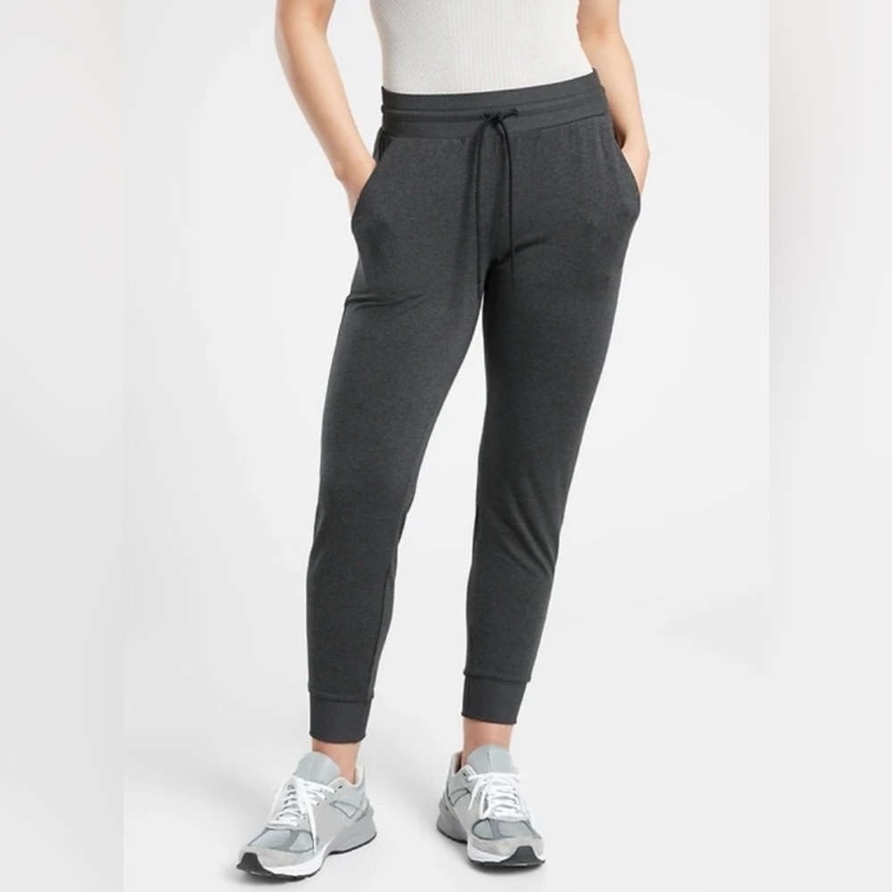 Athleta Women’s Uptempto Lightweight Joggers